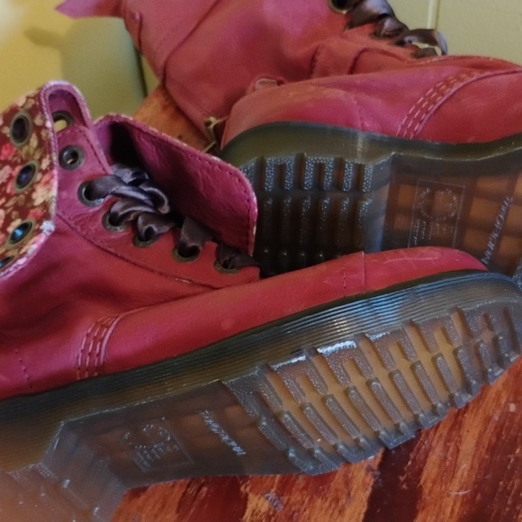 Boots - Picture 4 of 4